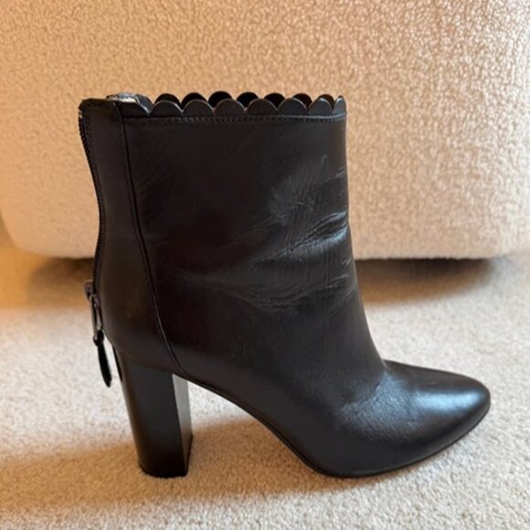 Coach Scallop Soft Shine Calf Ankle Boots in Black Leather - Size 7B - Picture 5 of 8